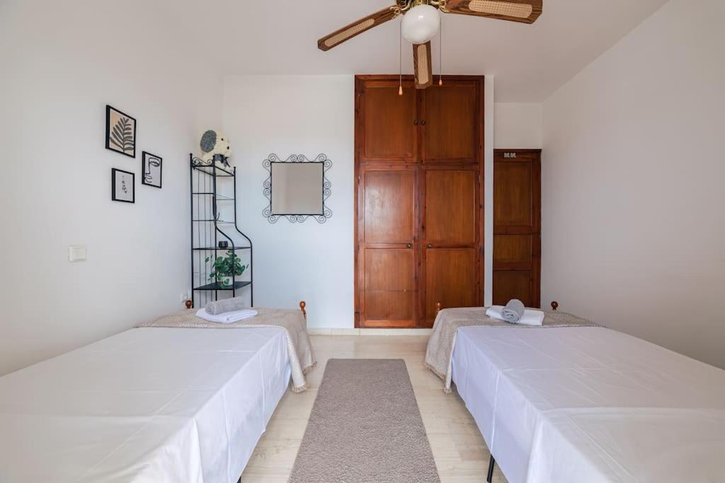 Seaside Escape Apartment Saronida Exterior photo
